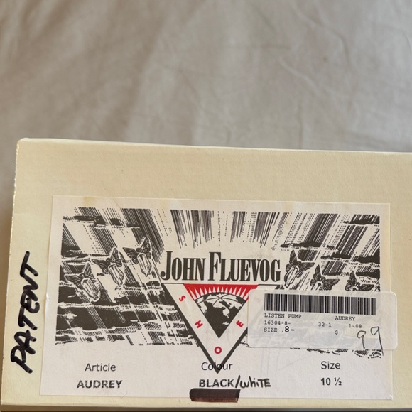 John Fluevog Black Patent Heels with White Stitching NEW! - Picture 7 of 7